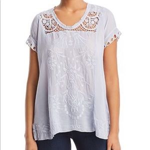 | Johnny Was | Melrose Embroidered Top. Size S.